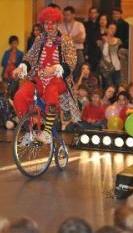 spectacle enfant participatif de clown magicien